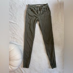 Levi’s 710 Super Skinny - Worn once. EUC